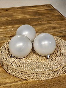 BOLA DECORADA BRANCA 8CM COM 3 UNIDADES