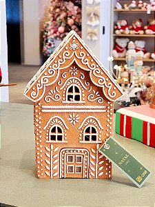 CASINHA EM RESINA GINGERBREAD COM LED - PRÉ VENDA 2025