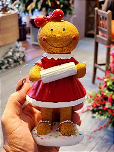 BONECA GINGERBREAD COZINHEIRA COM ROLO DE MASSAS  - PRÉ VENDA 2025