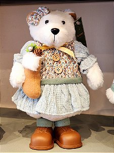 URSA BRANCA EM PÉ AZUL E VERDE 38CM - PRÉ VENDA 2025