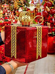 PRESENTE DECORATIVO DE VIDRO VERMELHO E DOURADO 26CM - PRÉ VENDA 2025