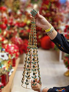 ÁRVORE CONE EM METAL DECORATIVA DOURADA E VERDE 52CM - PRÉ VENDA 2025