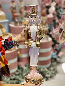 QUEBRA NOZES EM RESINA DOURADO E ROSA 29CM - PRÉ VENDA 2025