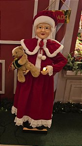 MAMÃE NOEL COM URSO COM LUZ, SOM E MOVIMENTOS 110CM BIVOLT - PRÉ VENDA 2025