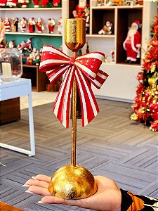 CASTIÇAL EM METAL COM LAÇO VERMELHO E BRANCO 27CM - PRÉ VENDA 2025