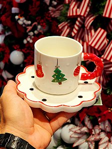CANECA DECORATIVA COM PIRES BRANCO E VERMELHO - PRÉ VENDA 2025
