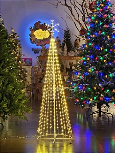 ÁRVORE DE LED COM 657 LEDS WARM BIVOLT PARA USO INTERNO E EXTERNO 2,40CM