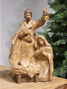 SAGRADA FAMÍLIA LAPIDADA EM RESINA MARROM 29,5CM