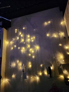 PISCA CORTINA 400 LEDS ESTROBO WARM 3X3 METROS USO INTERNO E EXTERNO 220V