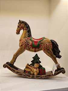 CAVALO DE BALANÇO EM RESINA 29CM - PRÉ VENDA 2025