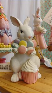 COELHO COM MACARONS 19CM - PRÉ VENDA 2026