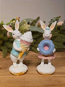 CASAL DE COELHOS COM SORVETE E DONUTS 18CM