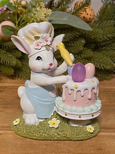 COELHO CONFEITEIRO DECORANDO OVO 16CM