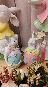 CASAL DE COELHOS COM OVOS 16CM - PRÉ VENDA 2026