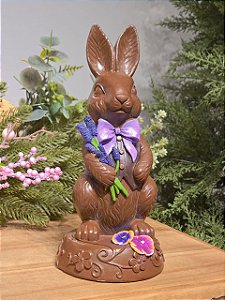 COELHA CHOCOLATUDA COM LAÇO 24CM