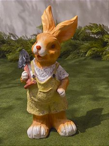 COELHO EM RESINA COM PÁ 38CM PARA USO NO JARDIM