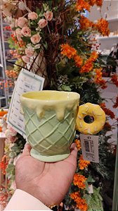 CANECA COM ROSQUINHA 15CM - PRÉ VENDA 2026