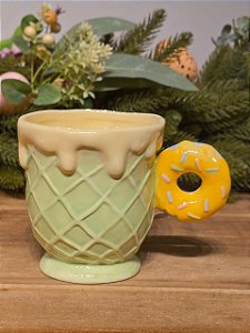 CANECA COM ROSQUINHA 15CM