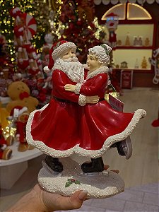 PAPAI NOEL DANÇANDO COM A MAMÃE NOEL 26,6CM - PRÉ VENDA 2026
