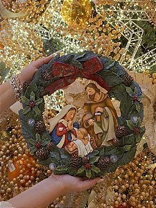 SAGRADA FAMÍLIA NA GUIRLANDA EM RESINA COM LED 33CM - PRÉ VENDA 2026