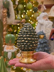 PINHA EM RESINA VERDE E DOURADO 13CM - PRÉ VENDA 2026
