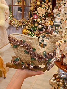 TRENO DE RENA E PINHA RÚSTICO EM RESINA 28CM - PRÉ VENDA 2026