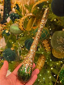 PENDENTE GOTA DE VIDRO VERDE COM DOURADO 30CM - PRÉ VENDA 2026
