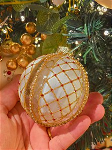 BOLA DE VIDRO BRANCA COM DOURADA 8CM - PRÉ VENDA 2026