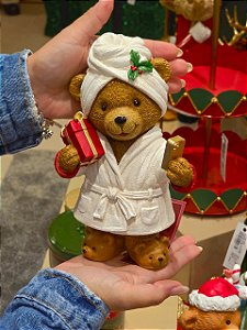 URSO COM ROUPÃO BRANCO 20CM - PRÉ VENDA 2026