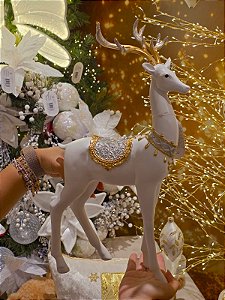 RENA EM PÉ DECORADA BRANCA E DOURADA EM RESINA 35CM - PRÉ VENDA 2026