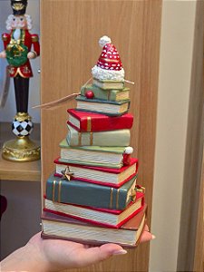 ÁRVORE DE LIVROS EM RESINA 26CM - PRÉ VENDA 2026