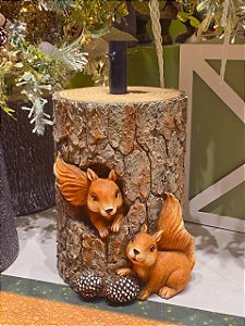 BASE PARA ÁRVORE EM RESINA COM ESQUILO 53CM - PRÉ VENDA 2026