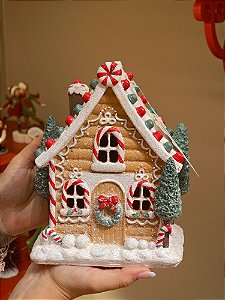 CASA GINGER EM RESINA 20CM - PRÉ VENDA 2026