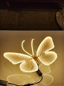 BORBOLETA 40CM SEM MOVIMENTO COM SUPORTE BIVOLT USO INTERNO E EXTERNO - PRÉ VENDA 2026