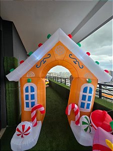 CASA NOEL INFLÁVEL 2,70CM BIVOLT COM LED USO INTERNO E EXTERNO - PRÉ VENDA 2026