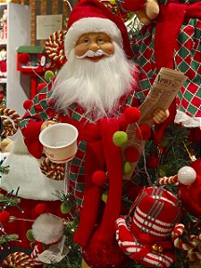 PAPAI NOEL EM PÉ COM JORNAL VERDE E VERMELHO 46CM - PRÉ VENDA 2026