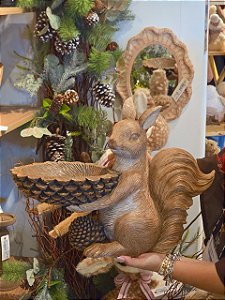 ESQUILO COM BANDEJA EM RESINA 34,5CM - PRÉ VENDA 2026