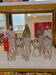 PRESÉPIO EM RESINA BRANCO COM DOURADO COM 7 PEÇAS 27,3CM - PRÉ VENDA 2026