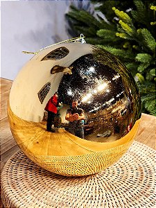 BOLA TRADICIONAL DOURADA BRILHANTE 20CM - PRÉ VENDA 2026