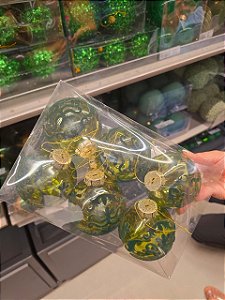 BOLA VERDE TRABALHADA EM ARABESCOS VELUDO 8CM COM 6 UNIDADES - PRÉ VENDA 2026