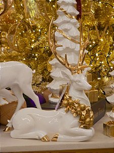 RENA DEITADA BRANCA COM GUIRLANDA OURO 34CM - PRÉ VENDA 2026