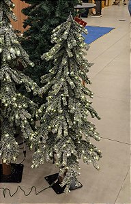 ÁRVORE PINHEIRO NEVADO 339 GALHOS 300 LEDS 1,20CM - PRÉ VENDA 2026