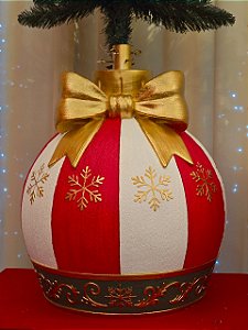 BASE PARA ÁRVORE EM RESINA BOLA COM LAÇO 51CM - PRÉ VENDA 2026