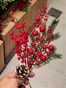 GALHO DECORATIVO MIX DE BERRY COM PINHA 36CM - PRÉ VENDA 2026