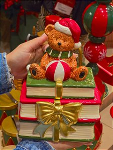 POTE DE CERÂMICA URSO COM LIVROS 23CM - PRÉ VENDA 2026