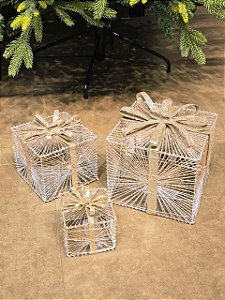 TRIO DE CAIXAS DE PRESENTE ARAMADA DOURADA COM LEDS WARM