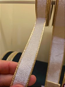 FITA ARAMADA VELUDO BRANCO COM COSTURA DOURADA 2,5CM - PRÉ VENDA 2026