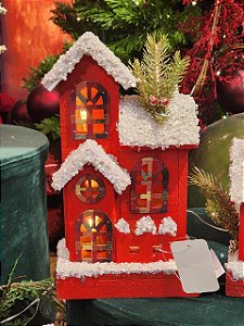 CASA DE MADEIRA COM LED VERMELHA COM USB 26CM - PRÉ VENDA 2026