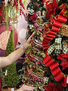 ÁRVORE CONE DECORADA 56CM - PRÉ VENDA 2026