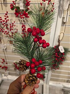 GALHO DECORATIVO BERRY VERMELHO E PINHA 48CM - PRÉ VENDA 2026